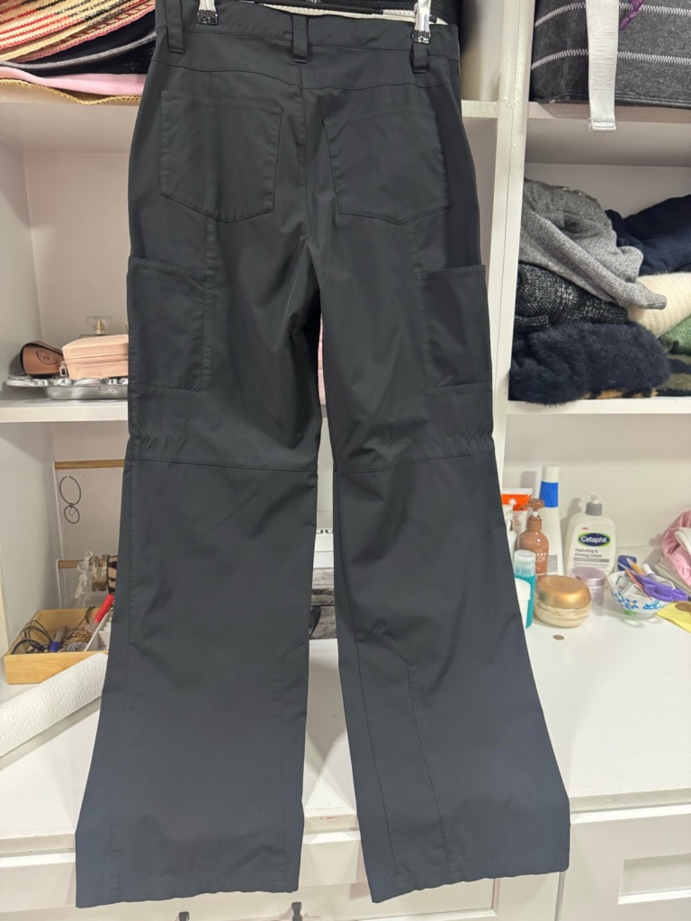 Alo Yoga Black Cargo Pants Size Small | Wide Leg Utility Pants size S - Picture 4 of 4